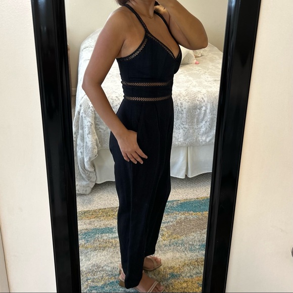 Express Linen Jumpsuit - Picture 2 of 9